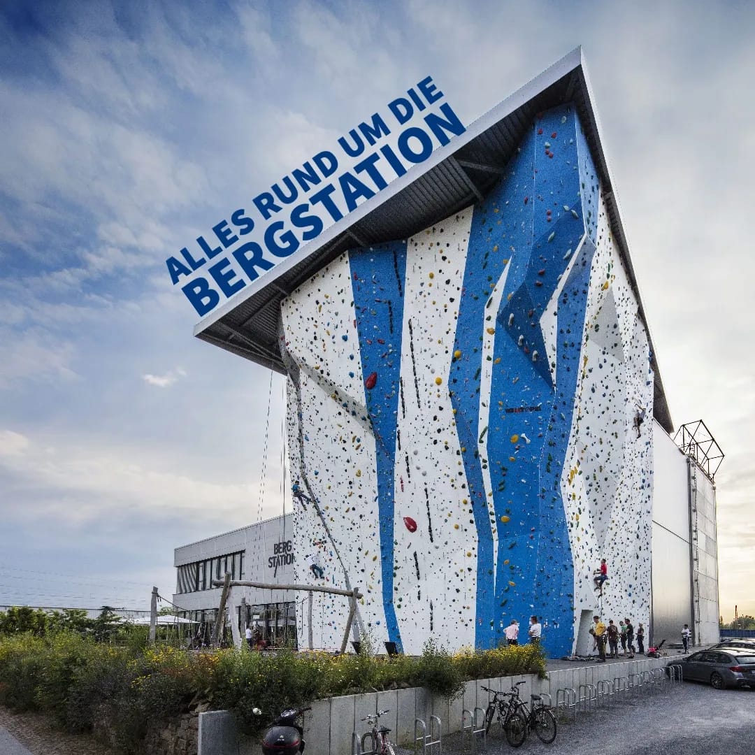 Die Bergstation mit Schriftzug
